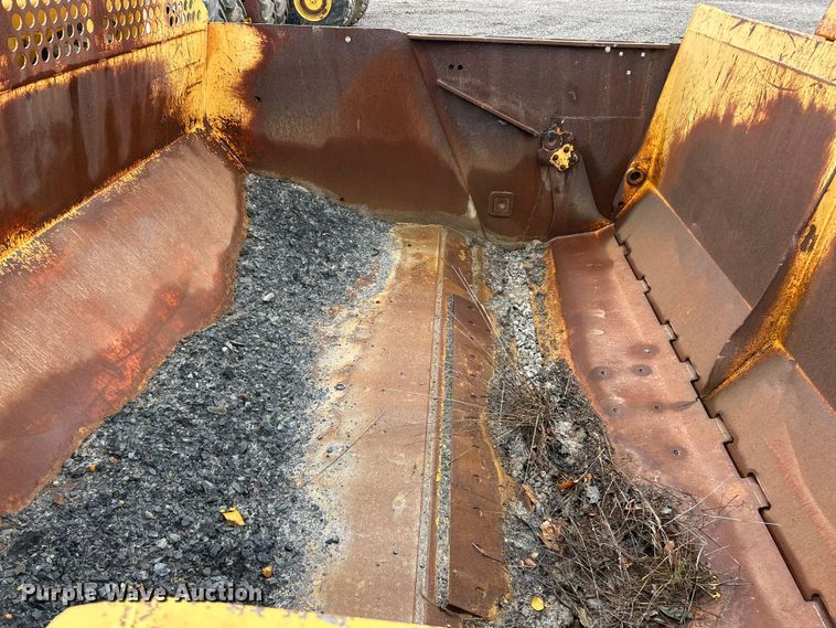 image for item ET6684 2012 John Deere 2112C scraper