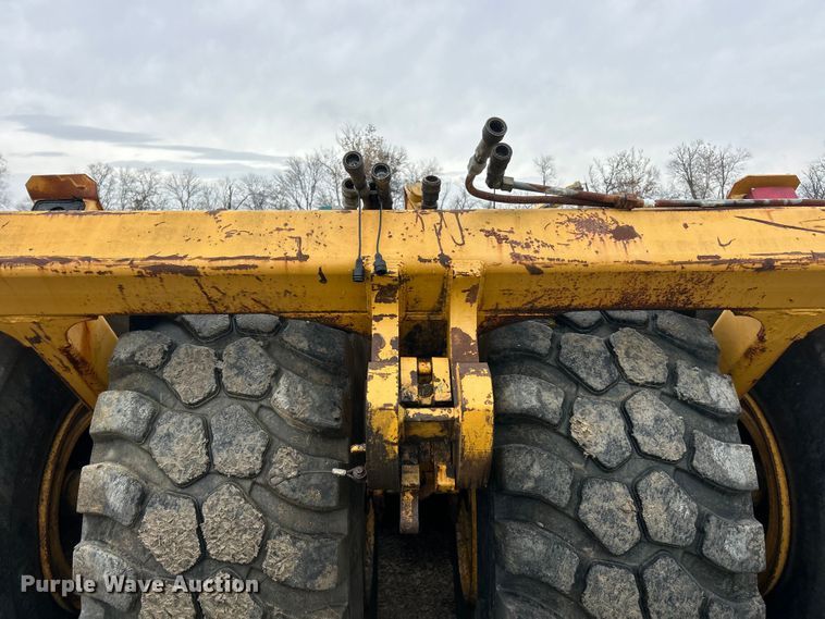 image for item ET6684 2012 John Deere 2112C scraper