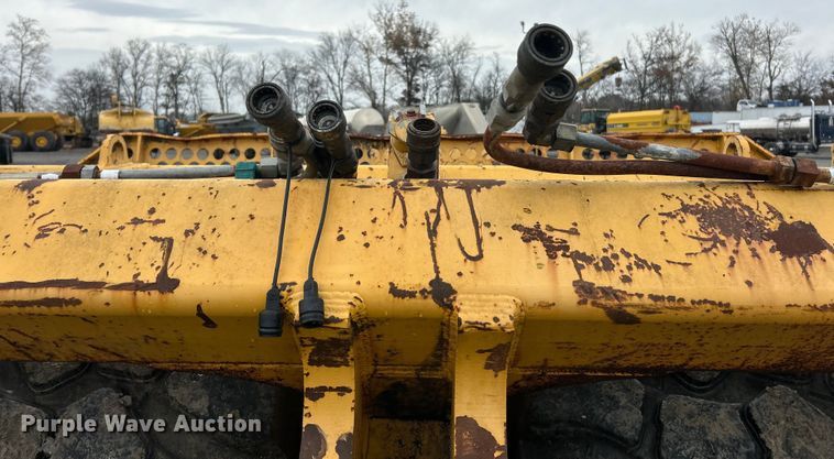 image for item ET6684 2012 John Deere 2112C scraper