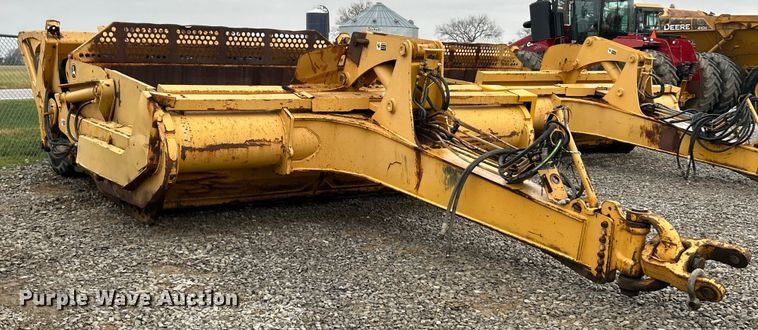 image for item ET6685 2012 John Deere 2112C scraper