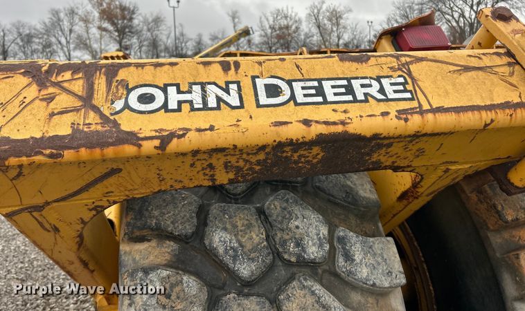 image for item ET6685 2012 John Deere 2112C scraper