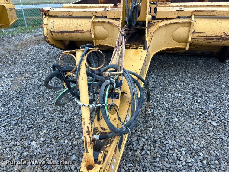 image for item ET6685 2012 John Deere 2112C scraper