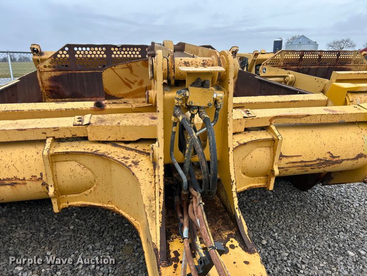 image for item ET6685 2012 John Deere 2112C scraper