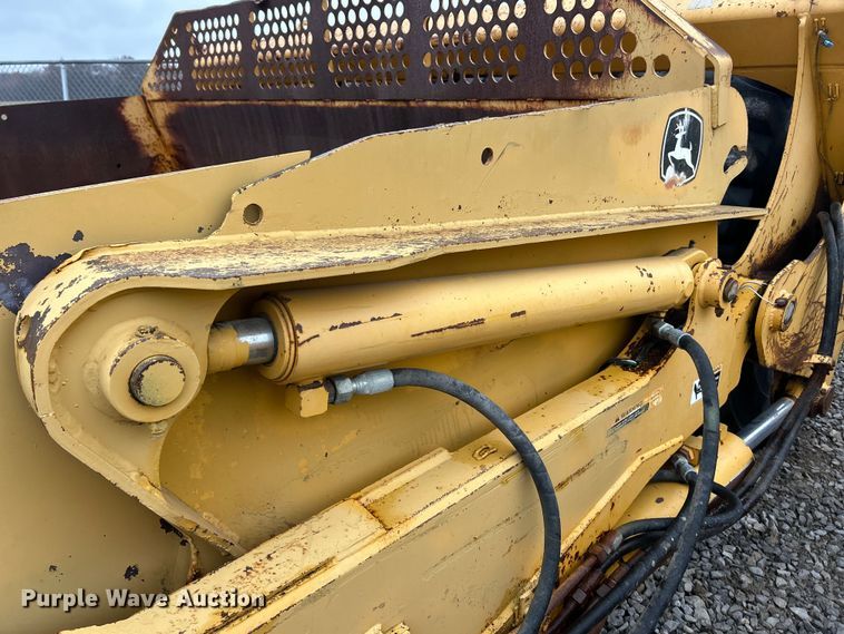 image for item ET6685 2012 John Deere 2112C scraper