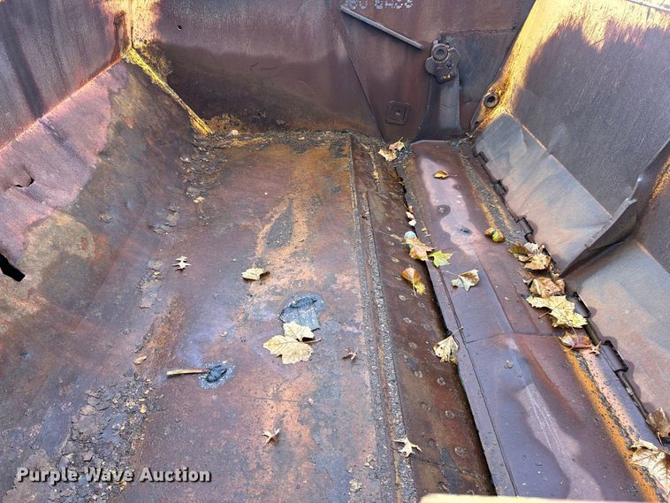 image for item ET6685 2012 John Deere 2112C scraper