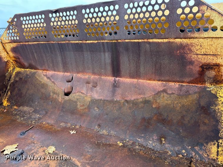 image for item ET6685 2012 John Deere 2112C scraper