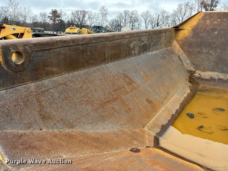 image for item ET6686 Bell haul truck dump bed