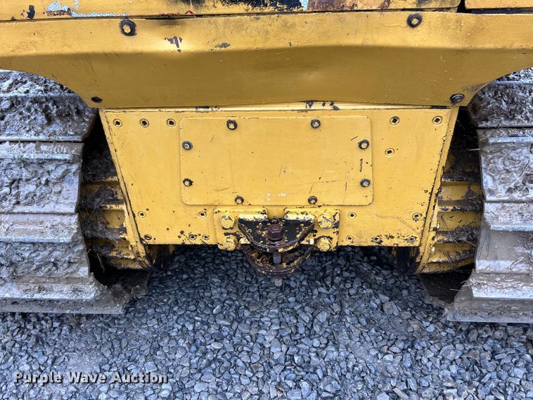 image for item ET6688 2005 Caterpillar D5G LGP dozer