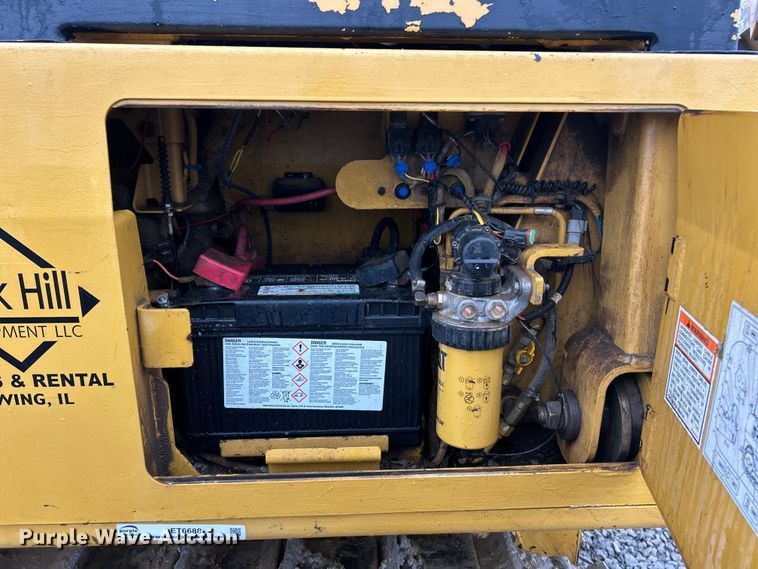 image for item ET6688 2005 Caterpillar D5G LGP dozer