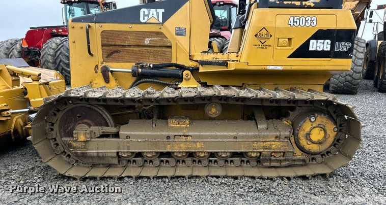 image for item ET6688 2005 Caterpillar D5G LGP dozer