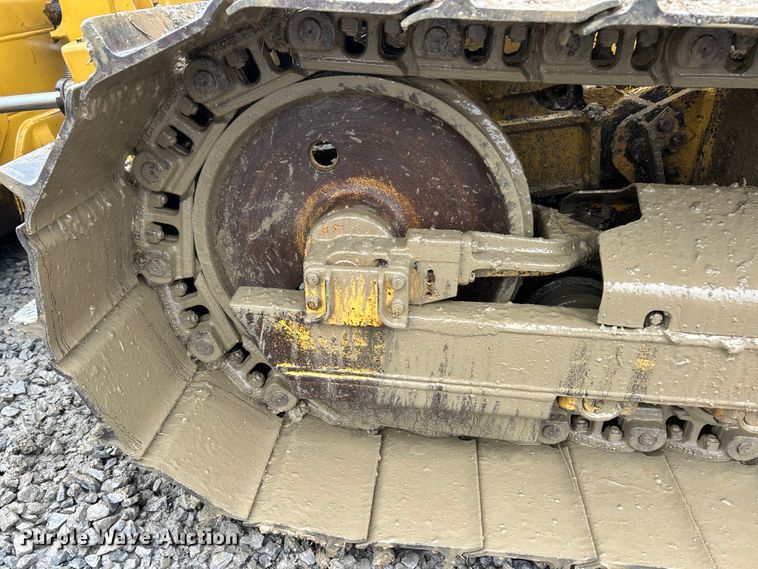 image for item ET6688 2005 Caterpillar D5G LGP dozer