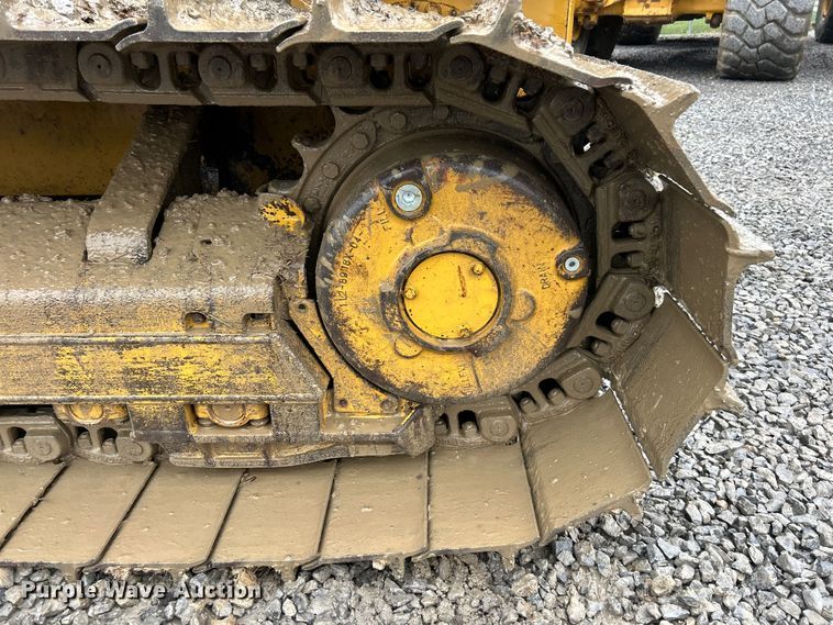 image for item ET6688 2005 Caterpillar D5G LGP dozer
