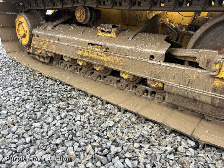 image for item ET6688 2005 Caterpillar D5G LGP dozer