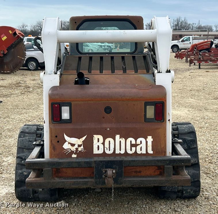 image for item ET6700 2003 Bobcat T300 tracked skid steer loader