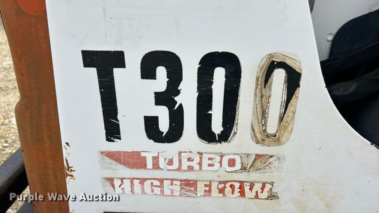 image for item ET6700 2003 Bobcat T300 tracked skid steer loader