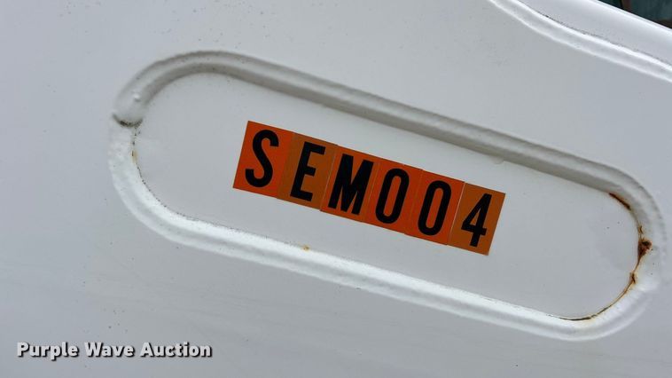 image for item ET6700 2003 Bobcat T300 tracked skid steer loader