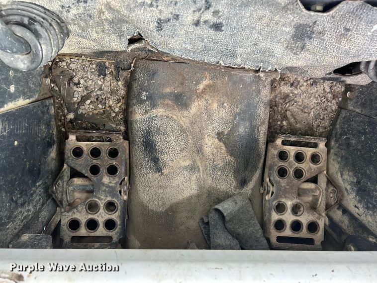 image for item ET6700 2003 Bobcat T300 tracked skid steer loader