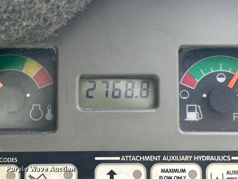 image for item ET6700 2003 Bobcat T300 tracked skid steer loader