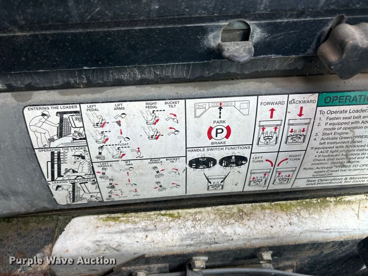 image for item ET6700 2003 Bobcat T300 tracked skid steer loader