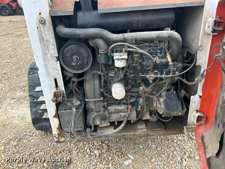 image for item ET6700 2003 Bobcat T300 tracked skid steer loader