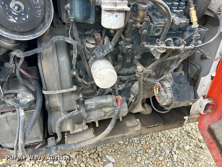 image for item ET6700 2003 Bobcat T300 tracked skid steer loader