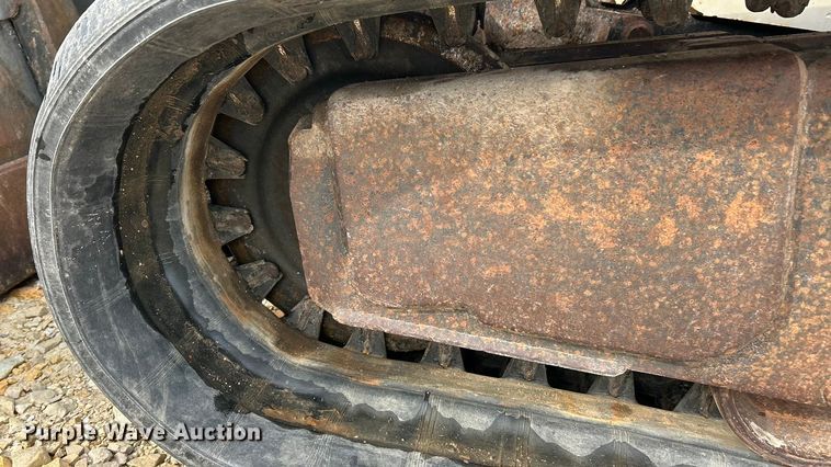 image for item ET6700 2003 Bobcat T300 tracked skid steer loader