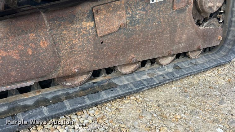 image for item ET6700 2003 Bobcat T300 tracked skid steer loader