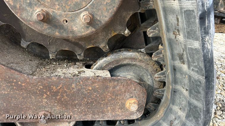 image for item ET6700 2003 Bobcat T300 tracked skid steer loader