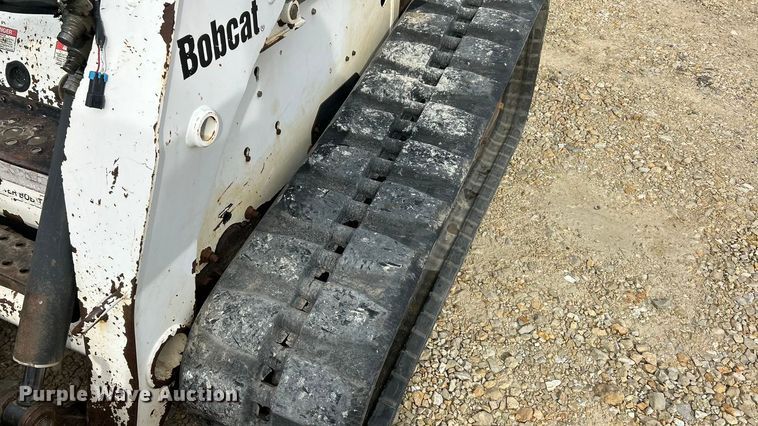 image for item ET6700 2003 Bobcat T300 tracked skid steer loader