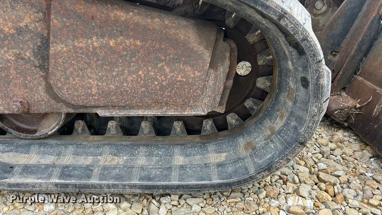 image for item ET6700 2003 Bobcat T300 tracked skid steer loader