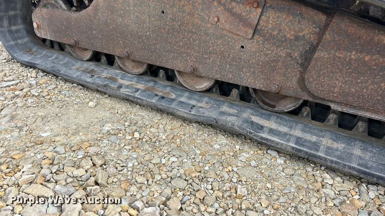 image for item ET6700 2003 Bobcat T300 tracked skid steer loader