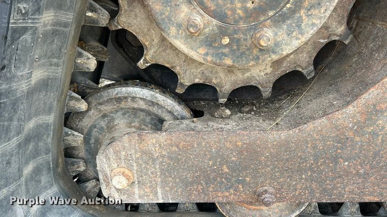 image for item ET6700 2003 Bobcat T300 tracked skid steer loader