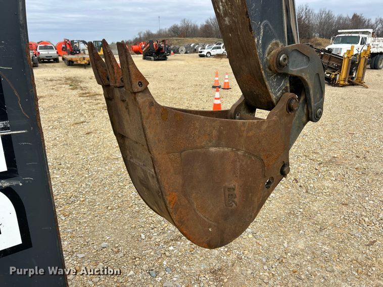 image for item ET6701 2017 John Deere 310SL backhoe