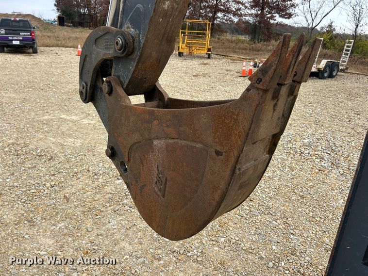 image for item ET6701 2017 John Deere 310SL backhoe
