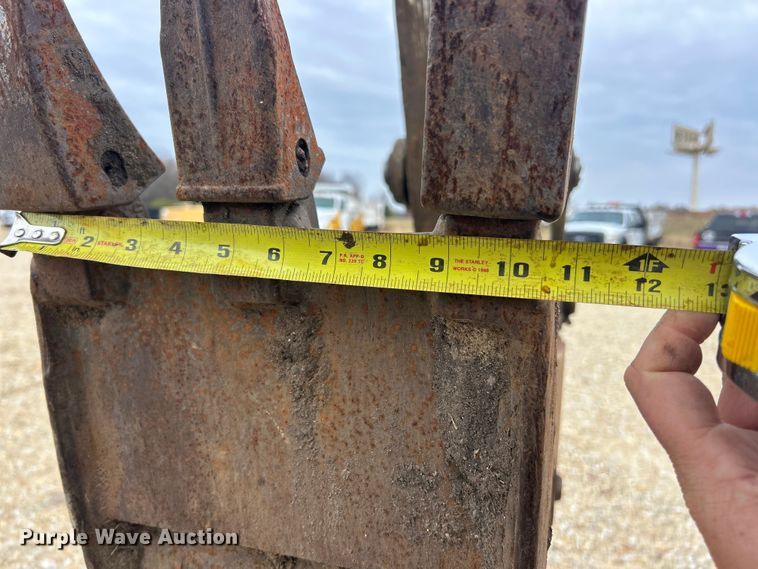 image for item ET6701 2017 John Deere 310SL backhoe