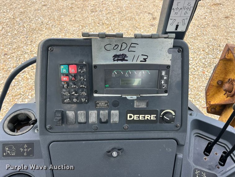 image for item ET6701 2017 John Deere 310SL backhoe