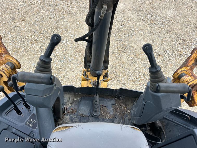 image for item ET6701 2017 John Deere 310SL backhoe