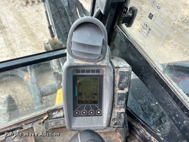 image for item ET6702 2021 John Deere 50G mini excavator