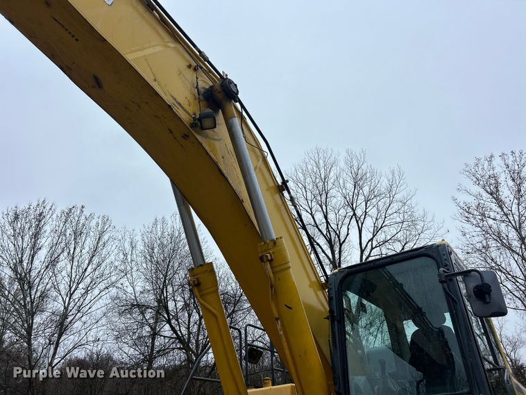 image for item ET6710 2013 Komatsu PC490LC-10 excavator