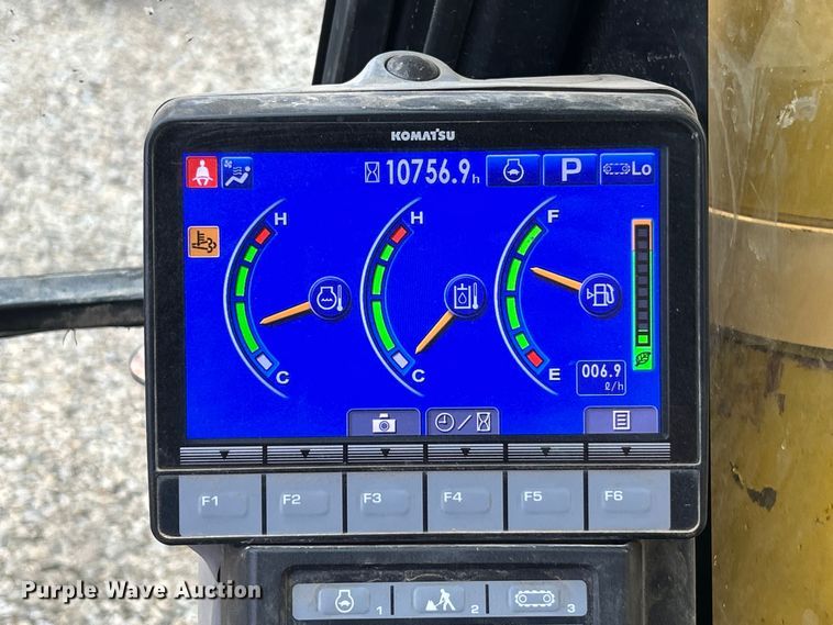 image for item ET6710 2013 Komatsu PC490LC-10 excavator