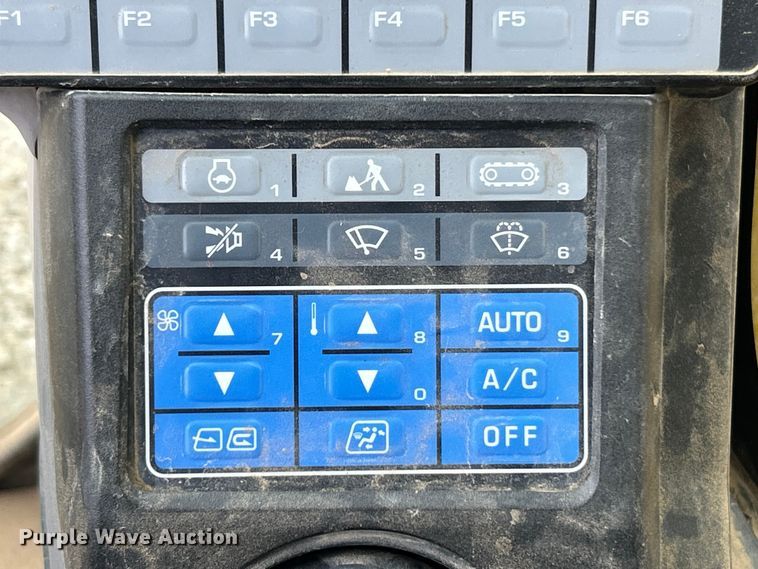 image for item ET6710 2013 Komatsu PC490LC-10 excavator