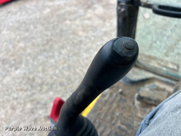 image for item ET6710 2013 Komatsu PC490LC-10 excavator