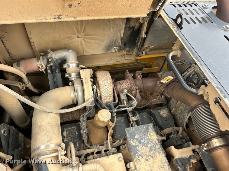 image for item ET6710 2013 Komatsu PC490LC-10 excavator