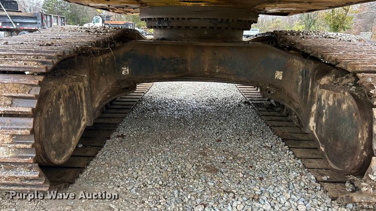 image for item ET6710 2013 Komatsu PC490LC-10 excavator