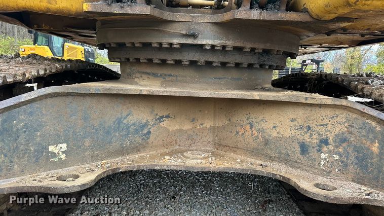 image for item ET6710 2013 Komatsu PC490LC-10 excavator