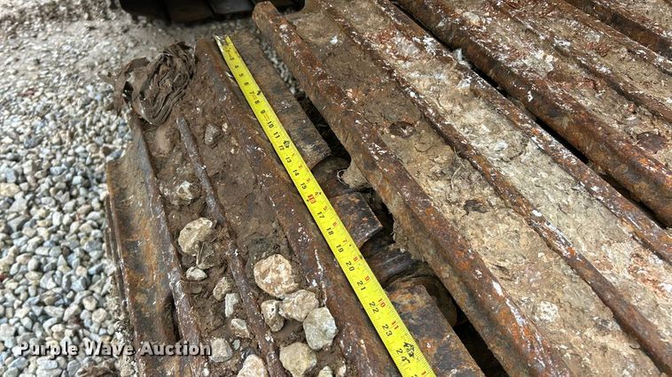 image for item ET6710 2013 Komatsu PC490LC-10 excavator