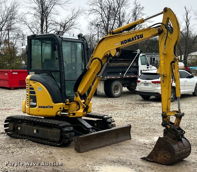 image for item ET6711 2020 Komatsu PC35MR-5 mini excavator