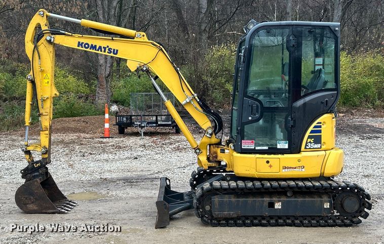 image for item ET6711 2020 Komatsu PC35MR-5 mini excavator