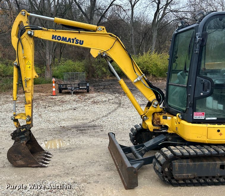image for item ET6711 2020 Komatsu PC35MR-5 mini excavator