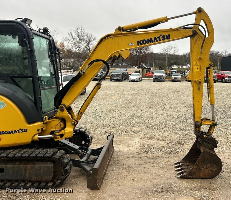 image for item ET6711 2020 Komatsu PC35MR-5 mini excavator